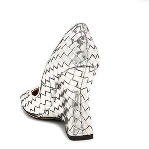 BOTTEGA VENETA
Comet Slip On Pump